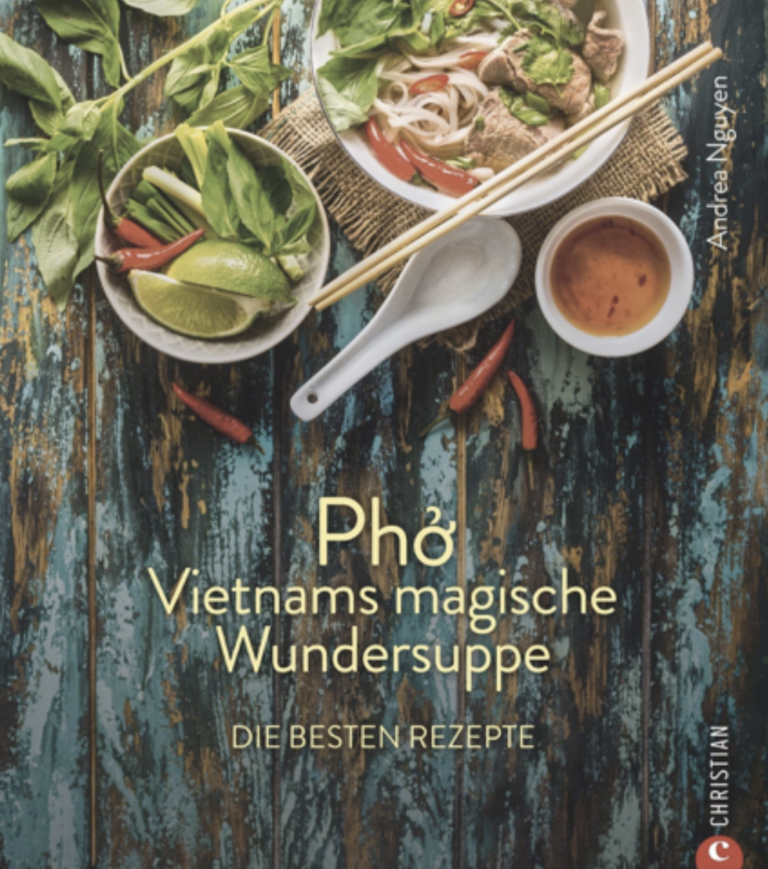 Kochbuch: Pho Vietnams magische Wundersuppe. Die besten Rezepte. Die asiatische Suppe hilftbei Erkältungen, stärkt das Immunsystem und wirkt entzündungshemmend. Und sie schmecktgöttlich. Broschiert – 17. März 2020von Andrea Nguyen (Autor), Martin Rometsch (Übersetzer)